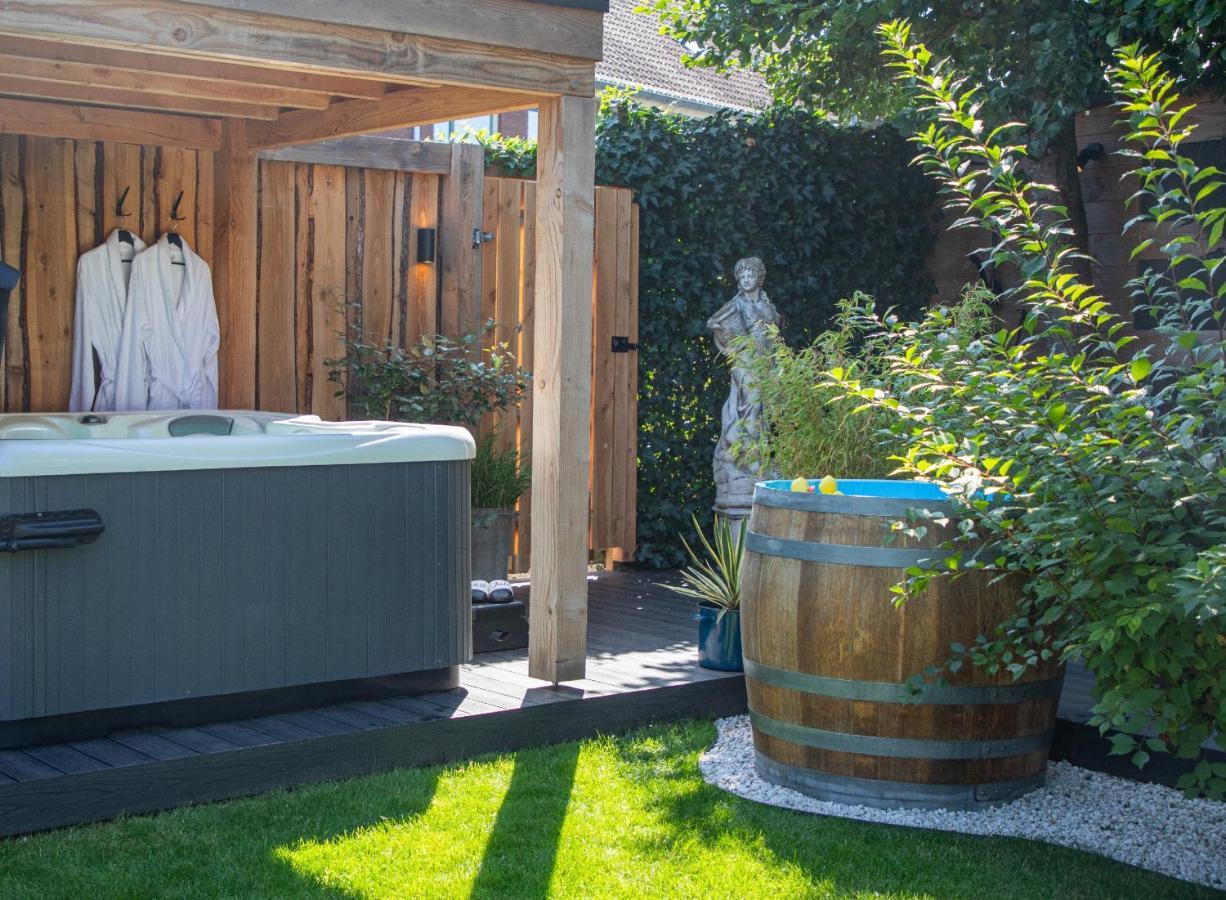 B&B Joli Met Prive Wellness Wemeldinge Esterno foto