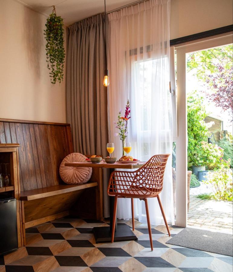 B&B Joli Met Prive Wellness Wemeldinge Esterno foto