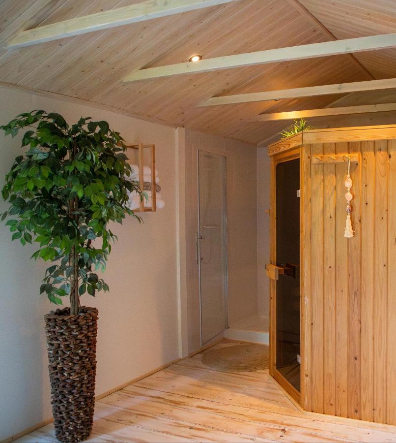B&B Joli Met Prive Wellness Wemeldinge Esterno foto
